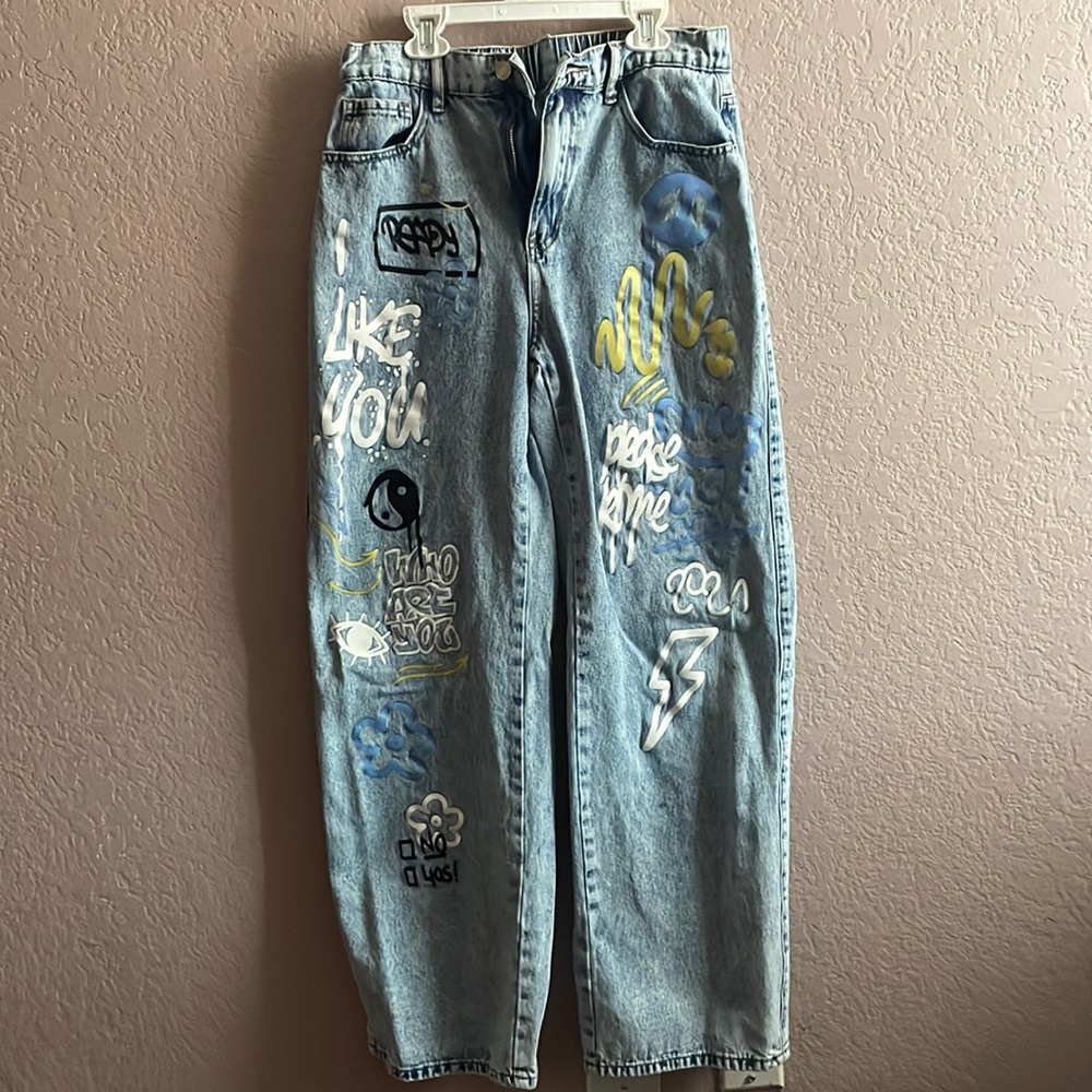 Graphic Women’s Jeans